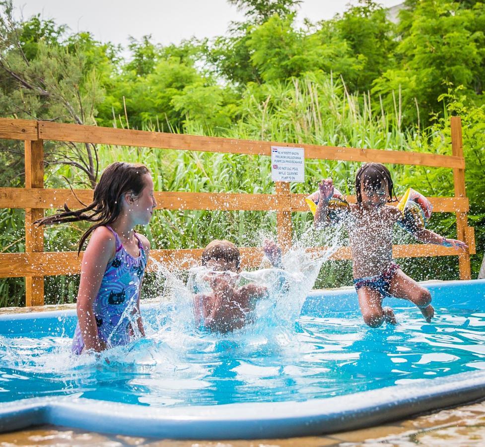פג Apartmani Mabele מראה חיצוני תמונה